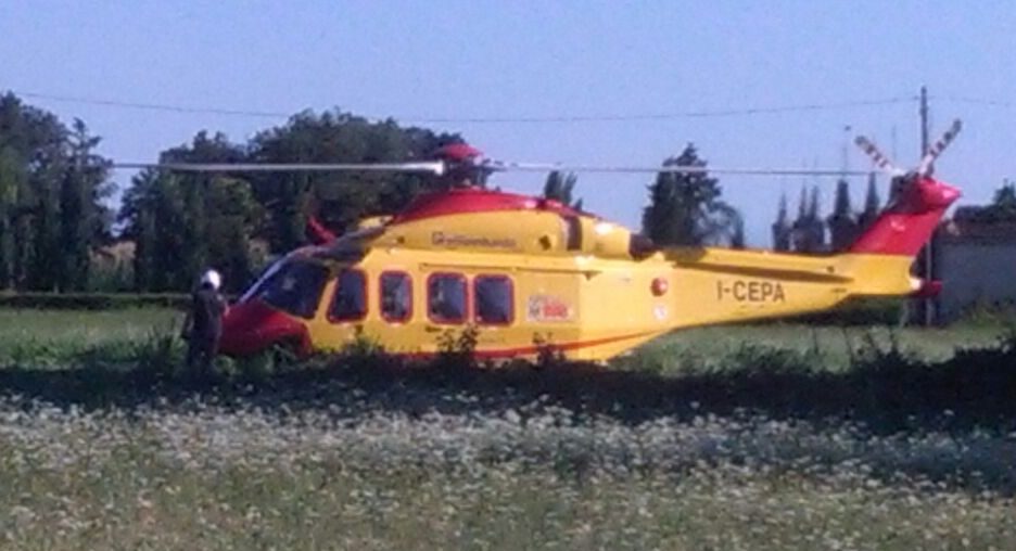 Ragazza investita da un’auto a Bagnolo Cremasco, arriva l’elisoccorso