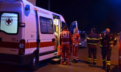 Perde il controllo dell'auto e finisce fuori strada, 37enne in codice rosso