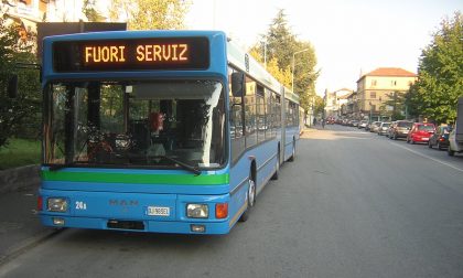 Litiga con una pendolare, ferma la corsa del bus e va in ospedale