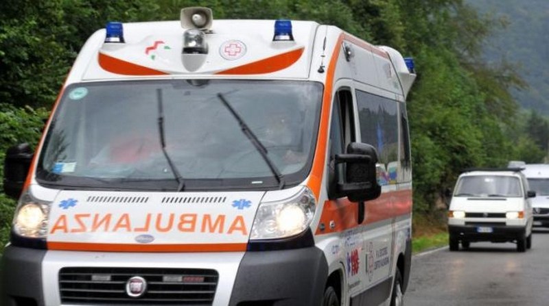 Autocisterna tampona mezzo agricolo sulla Giuseppina, due feriti