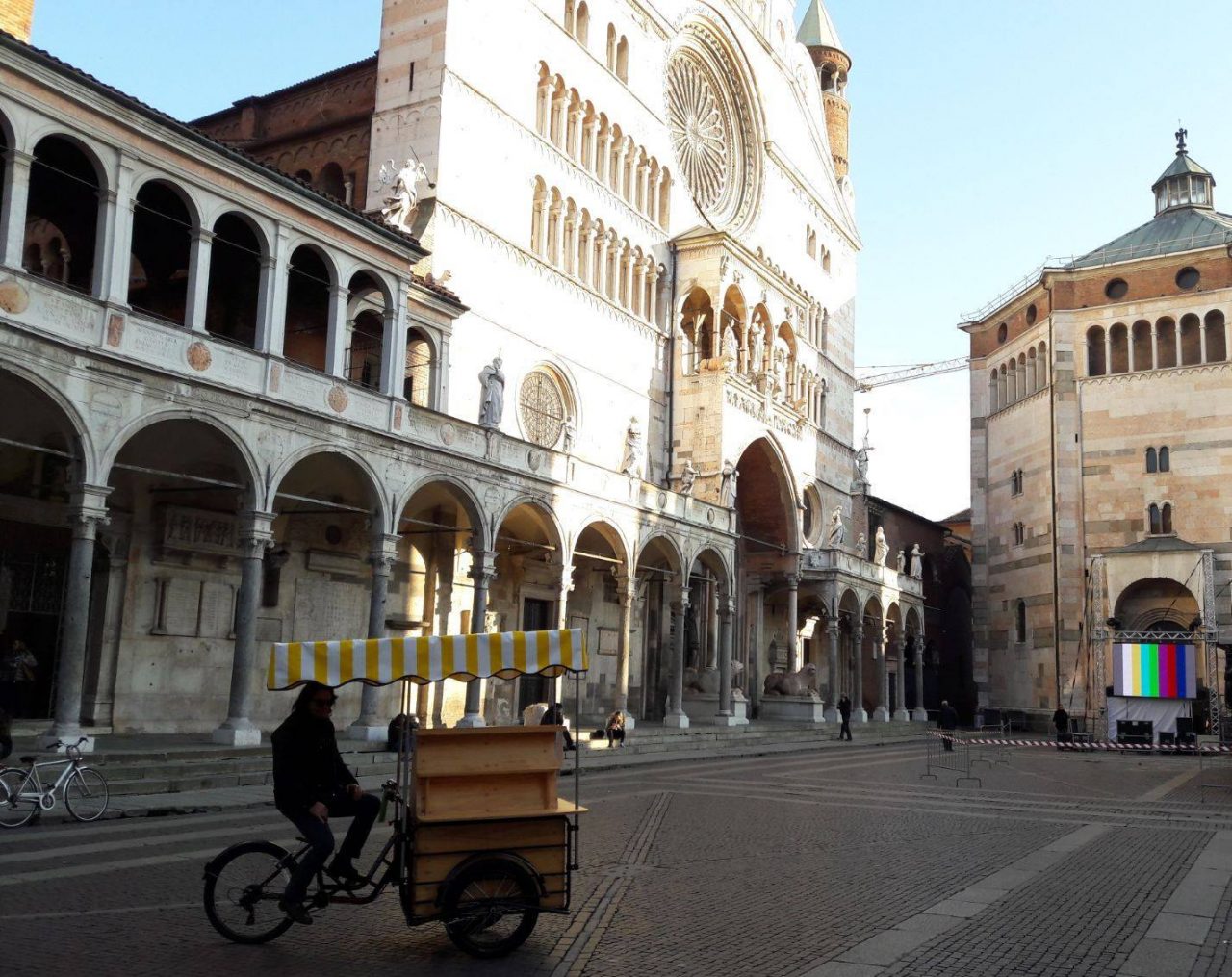 Book Station a Cremona