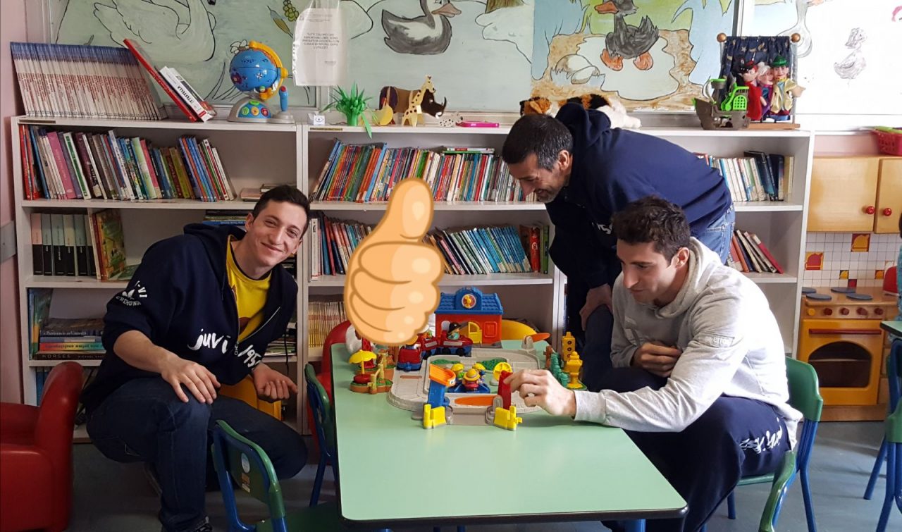 Ju.Vi Cremona Basket: uova di Pasqua ai bambini malati FOTO