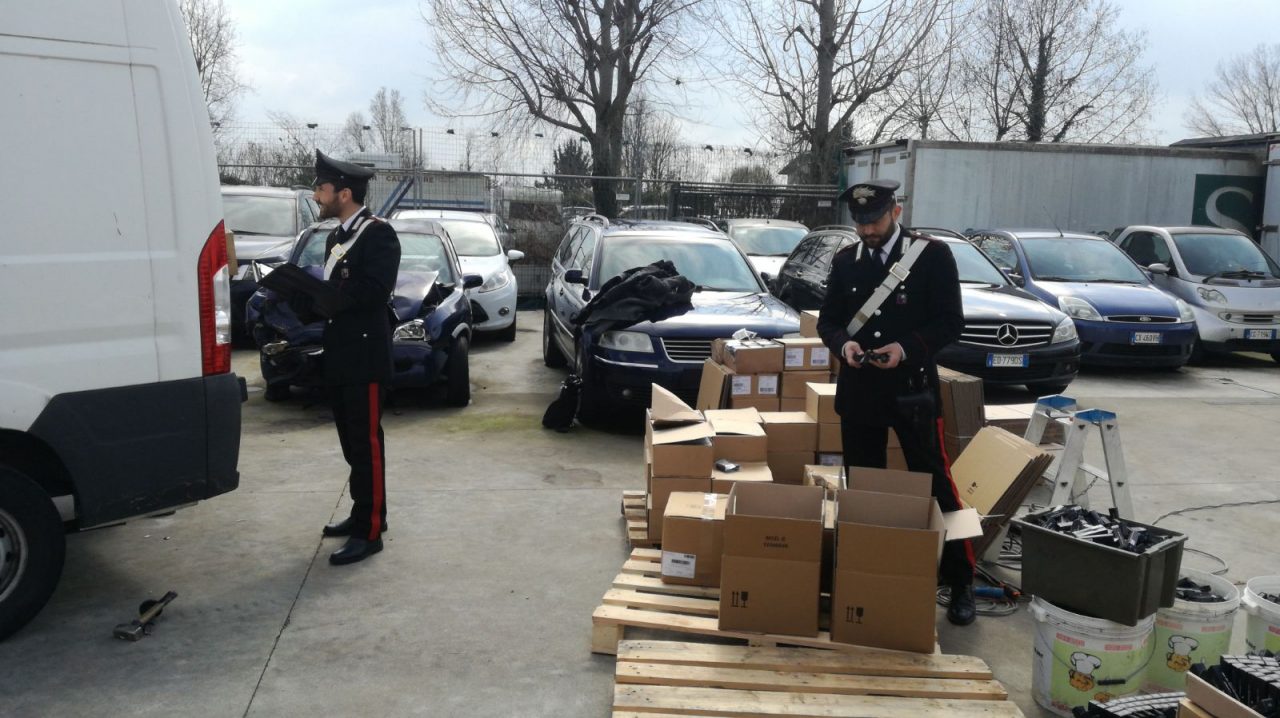 Cosmetici rubati a Vaiano, due denunciati