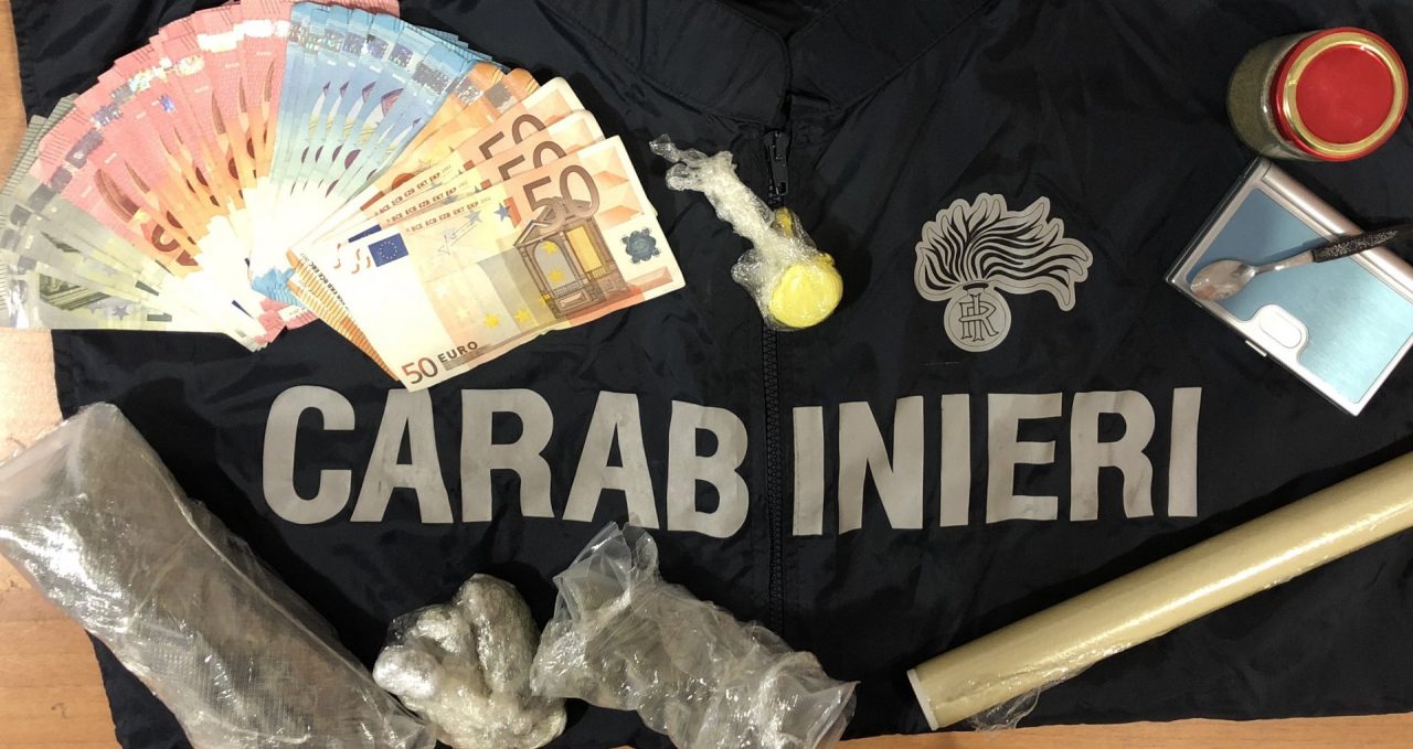 Arrestato spacciatore 19enne, smerciava droga a scuola
