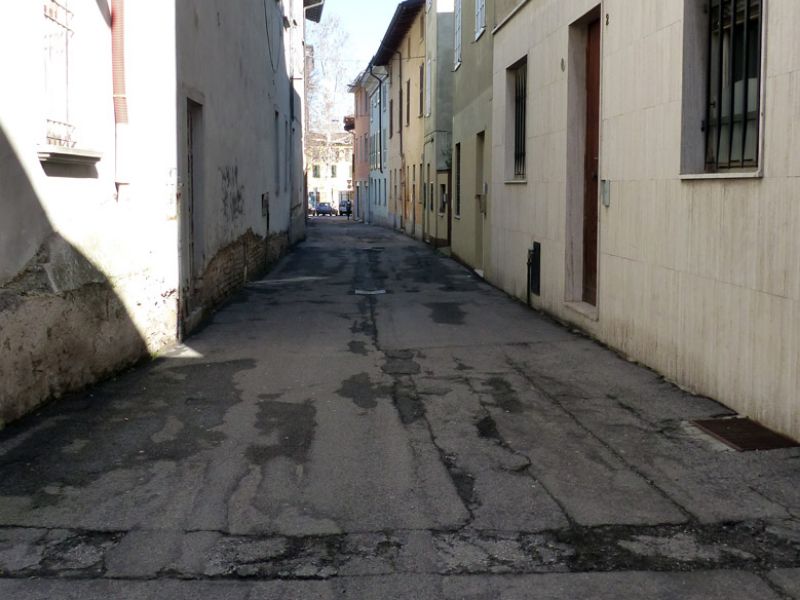 Nuova pavimentazione in porfido nel centro storico di Crema
