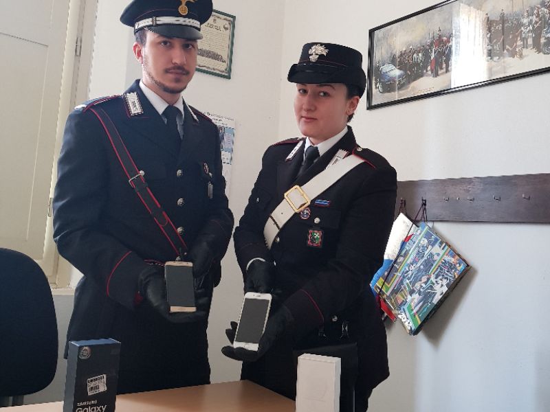 Simulazione di reato e ricettazione due uomini denunciati