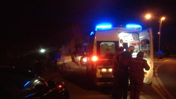 Auto fuori strada e caduta bici SIRENE DI NOTTE