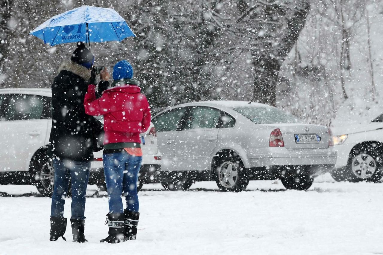 Neve nella Bassa ancora in mattinata | Rischio gelicidio?