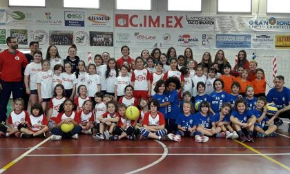 Reti e palloni in dono alle scuole grazie al Mini volley Dovera