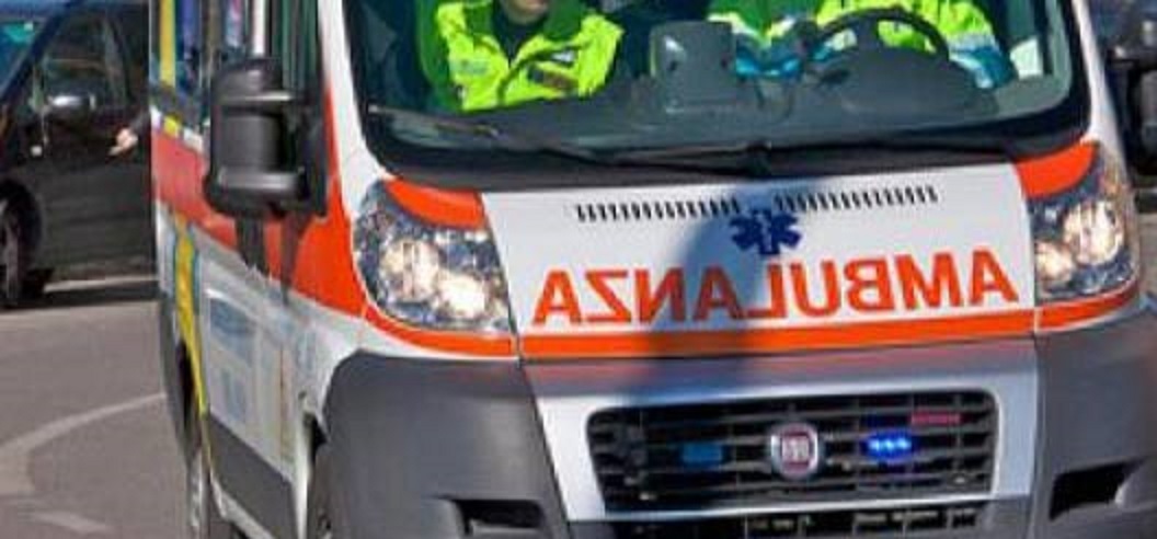 Schianto tra auto a Rivolta, soccorritori in azione