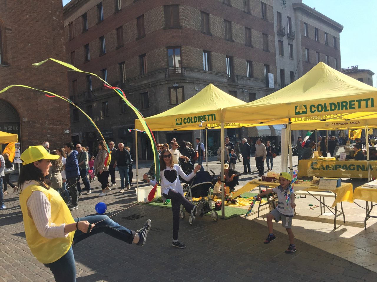 Mercato di Campagna Amica domenica in piazza Stradivari