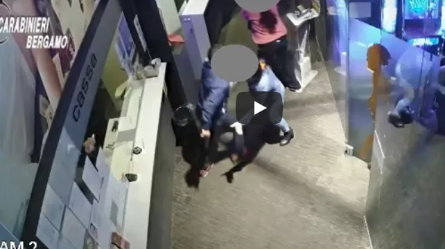 Omicidio Caravaggio | Due donne litigano: ecco il raptus prima degli spari VIDEO