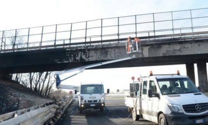 Chiusura A21 per demolizione ponte danneggiato