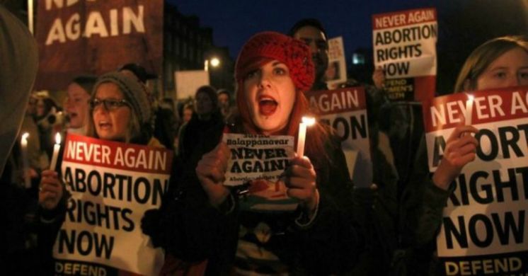 Il consigliere Draghetti (M5S): «Speriamo che l’Irlanda dica no all’aborto»