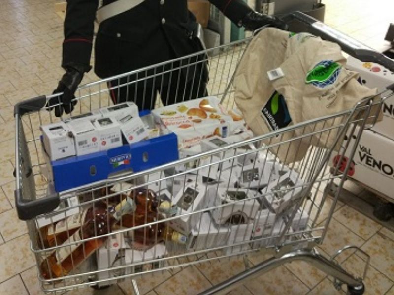 Furto supermercato Lidl, arrestati due pregiudicati