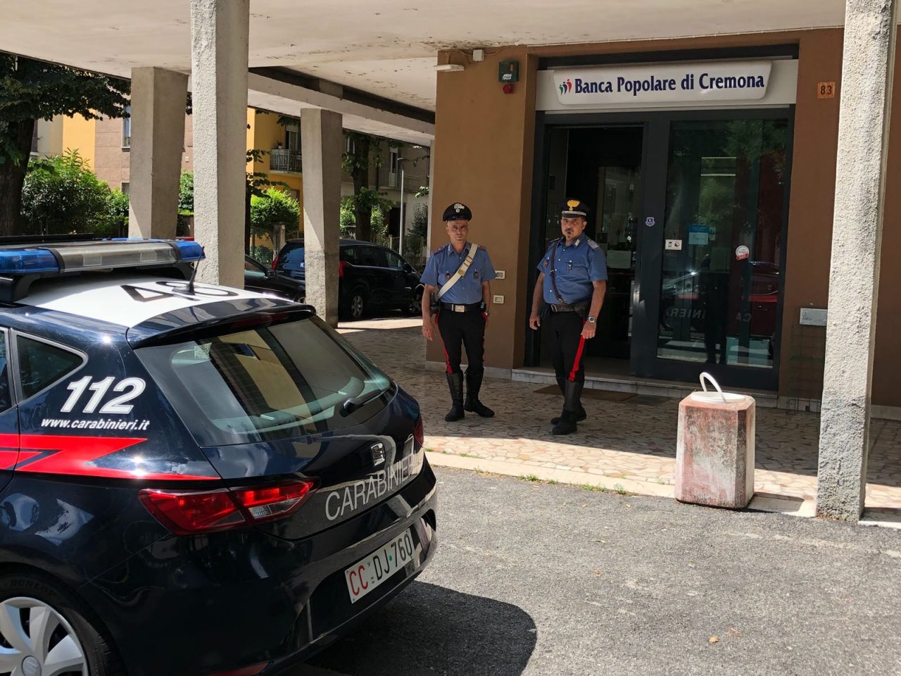 Organizzavano rapina in banca fingendosi invitati ad un matrimonio