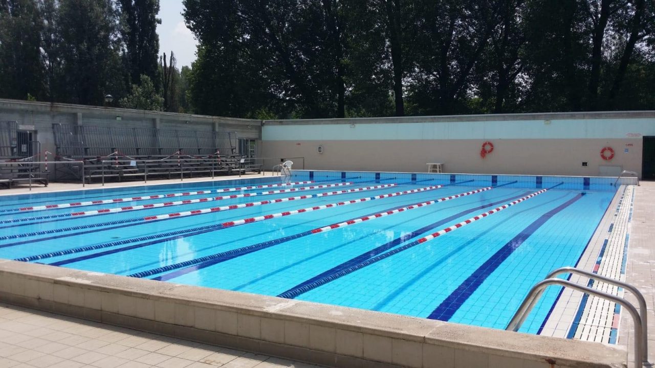 Colto da malore in piscina a Cremona, 13enne muore dopo una settimana
