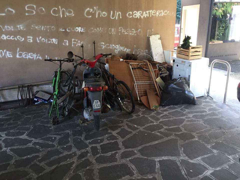Case popolari come una discarica