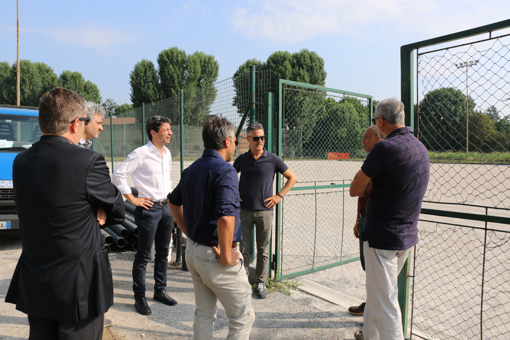 Campo calcio Cambonino: lavori in corso per il nuovo manto