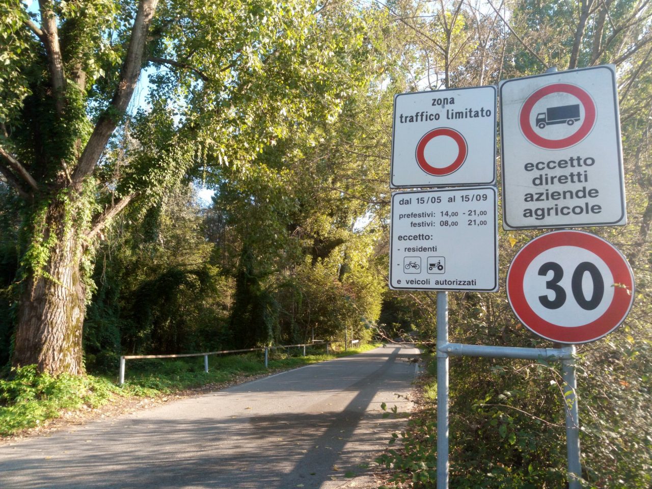 Via del Moso: eccessi di velocità e divieti non rispettati FOTO