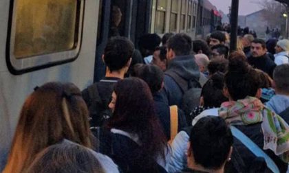 Guasti ai treni: mattinata da incubo sulla Milano-Cremona-Mantova
