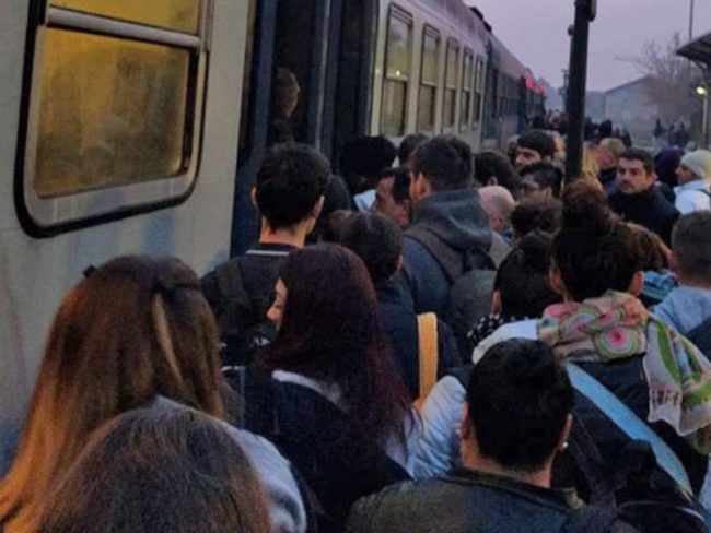 Caos treni sulla Mantova-Cremona per un guasto