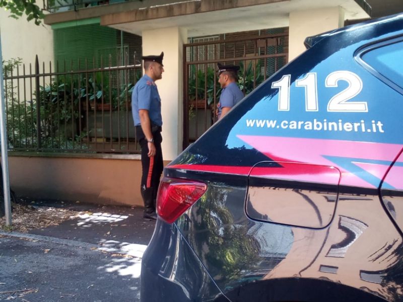 Anziana donna simula furto e chiama i Carabinieri per poter parlare con qualcuno