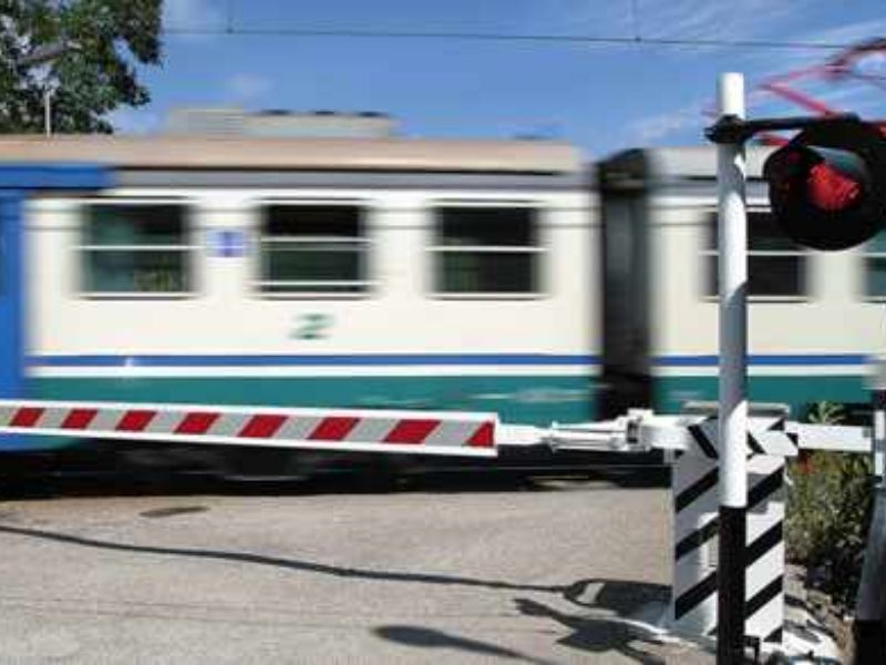 Passaggi a livello: lettera dei Sindaci a Regione, RFI e Trenord