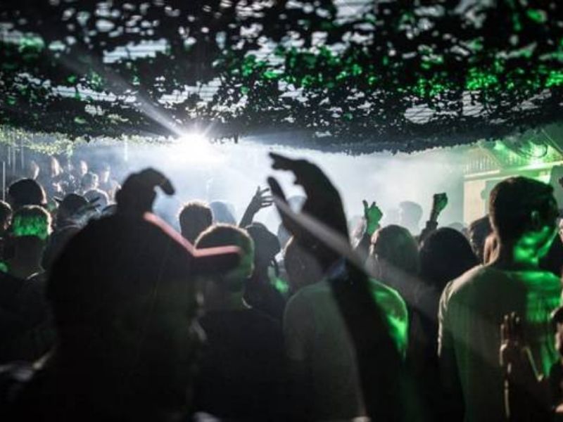 Rave party concluso, individuati oltre 600 partecipanti