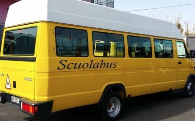 A Rivolta salta il servizio scuolabus e scoppia la polemica