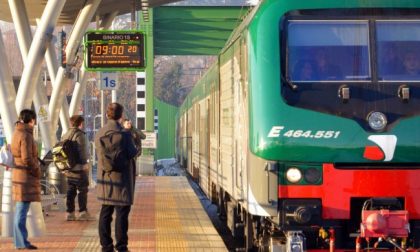Trenord chiede 10 mila euro di danni a dei pendolari che avevano preso in giro l’azienda