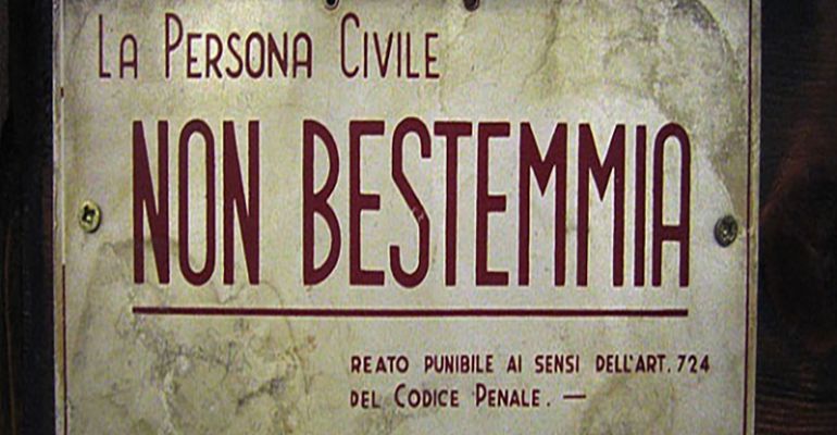 Scrive bestemmie sull’edicola votiva: 14enne denunciato per vilipendio