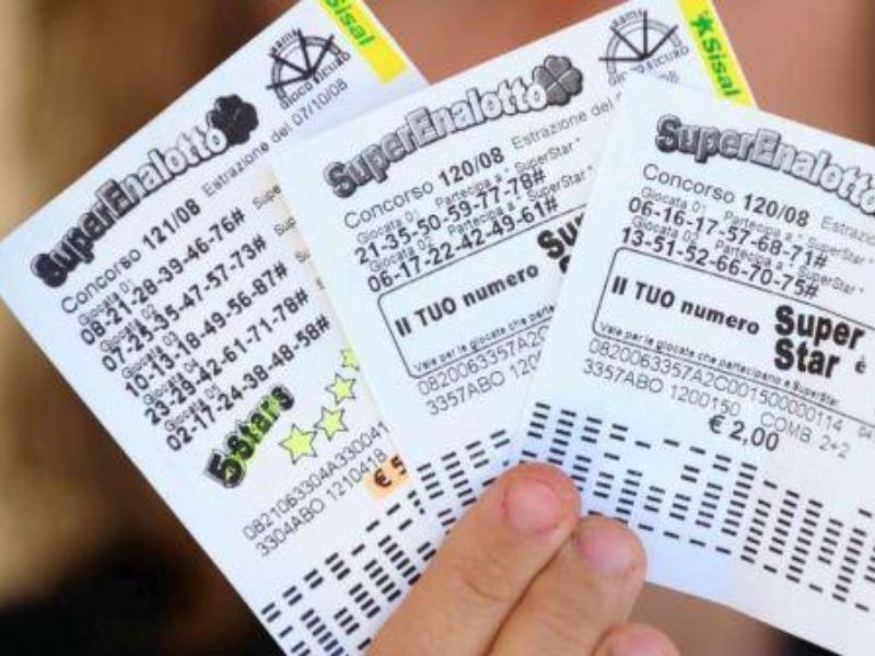 Superenalotto, vinti 55mila euro a maggio e non ancora incassati