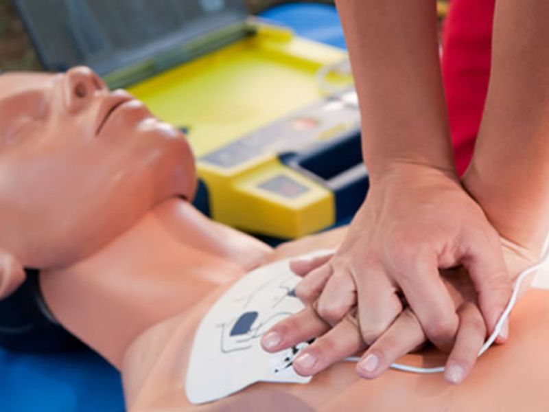 Utilizzo defibrillatori, nuova edizione del corso rivolto ad operatori sanitari e cittadini
