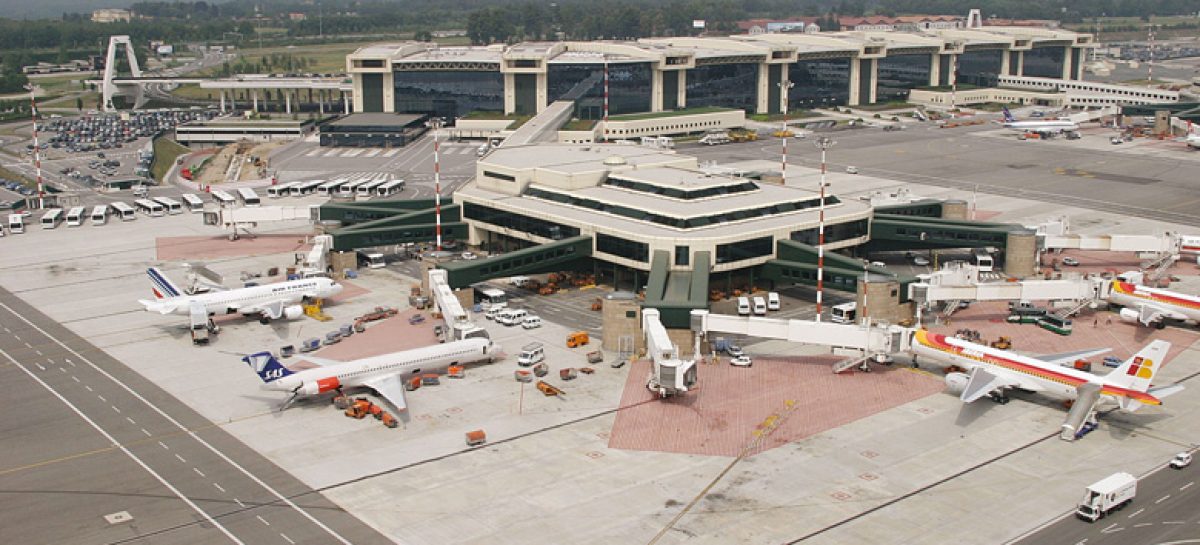 Muore sull’aereo di ritorno dalla Thailandia