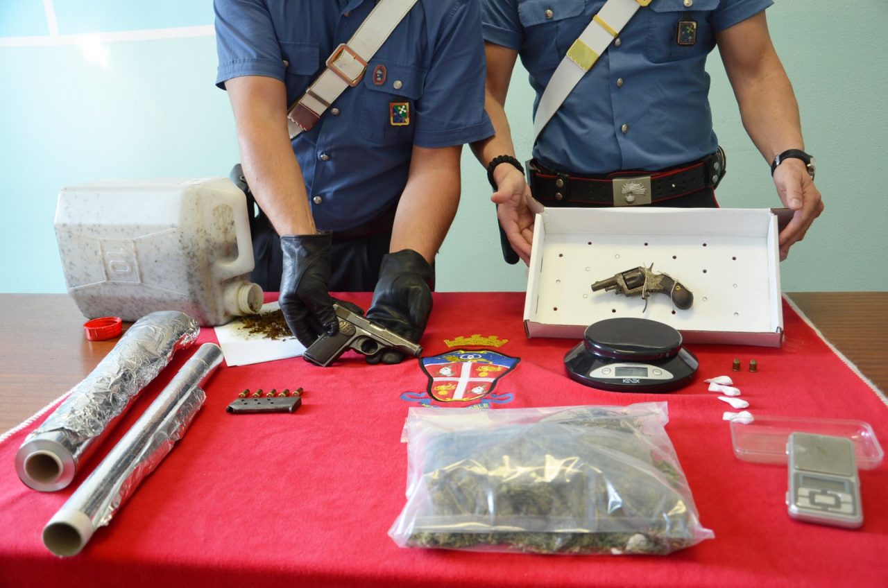 Sequestro di armi e droga, blitz dei carabinieri in due abitazioni a Cremona e Sospiro VIDEO