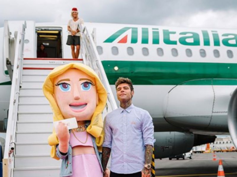 Gate di Linate dedicato ai Ferragnez, è bufera