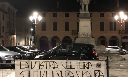 Forza Nuova striscione a Soresina: "Rimpatrio di tutti gli immigrati clandestini e non"