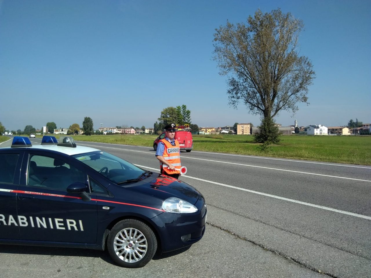 Guida senza patente, multa da 5mila euro e denuncia per un 24enne