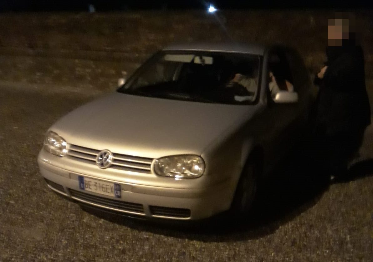 Famiglia accampata in auto da un mese, il sindaco “Li abbiamo aiutati”
