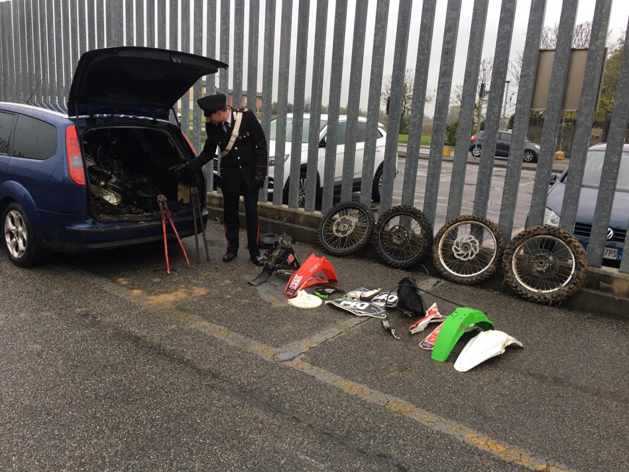 Razzia di moto nei garage, ladro arrestato dai carabinieri