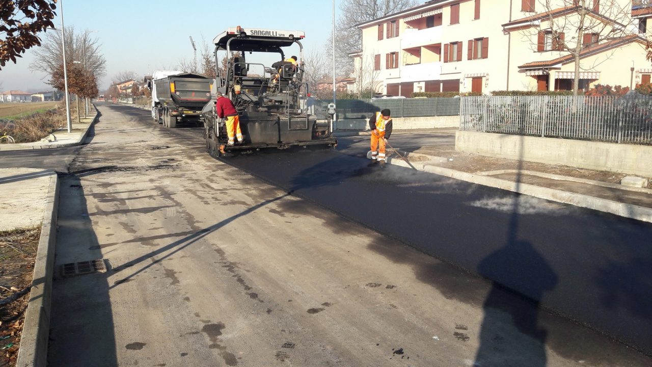 Partite le asfaltature in via San Francesco d’Assisi a Cremona, i prossimi interventi in programma