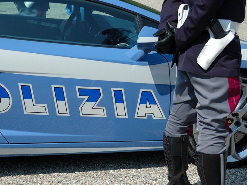 Evade dai domiciliari per andare a comprare le sigarette