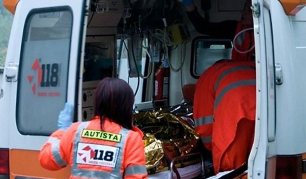 In fuga contromano sull’A1 causa incidente: quattro feriti, due gravi