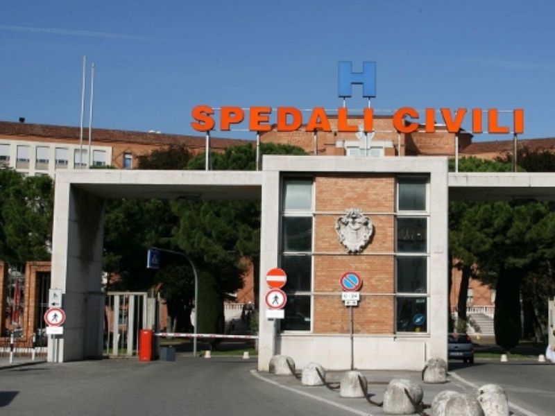 Si conficcò matita in un occhio: bambina fuori pericolo