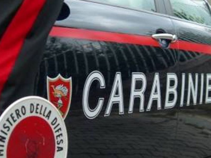 Ruba al mercato di piazza Roma, denunciata 52enne