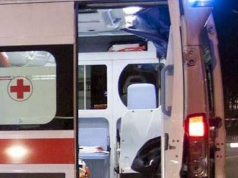 Scontro a Pescarolo, grave 69enne incastrato nell’apecar