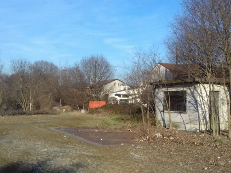 Ripulita dai rifiuti area privata in via Stazione a Cavatigozzi