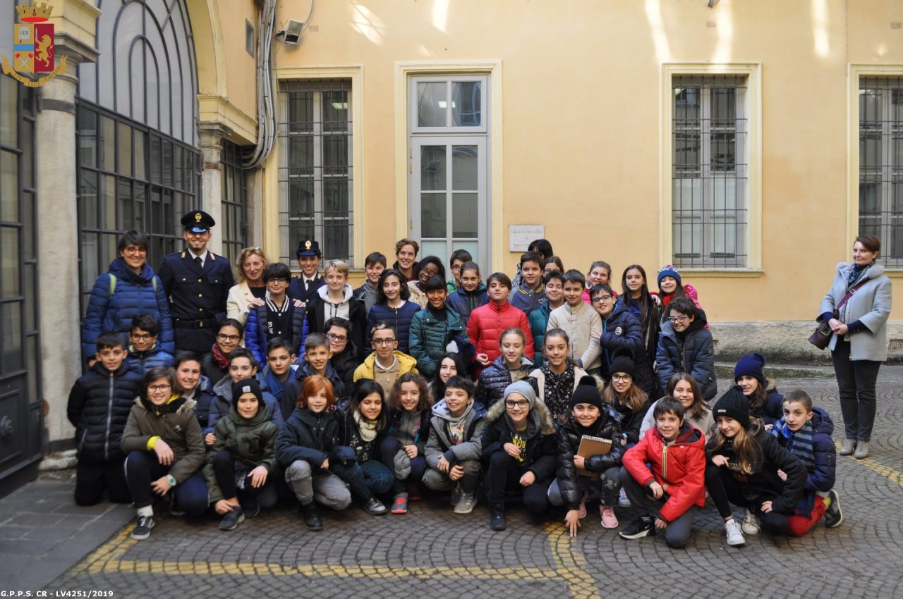 La scuola primaria “Trento e Trieste” visita la Questura
