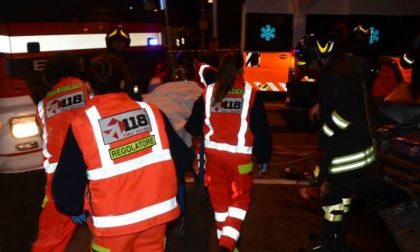 Auto esce di strada a Cremona, due persone in ospedale SIRENE DI NOTTE